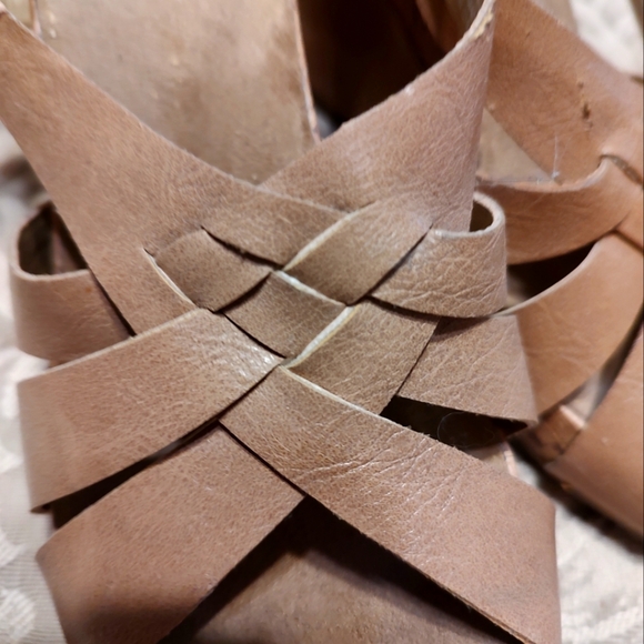 🤎 Super Comfy Vintage Aerosoles Tan & Cork Strappy Wedge Heels - 7.5M - Picture 7 of 15